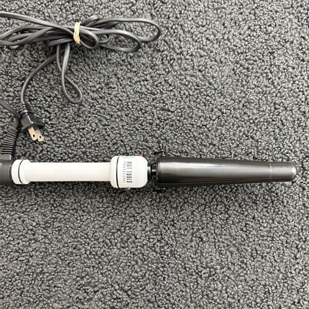 Hot Tools Professional Nano Ceramic 1 1/4" Curling Iron Wand WhiteModel HTBW1853